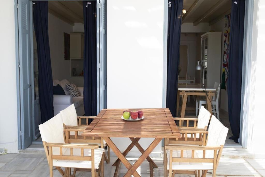 Beachfront 2Br Apartment - Free Parking Livadi  Extérieur photo